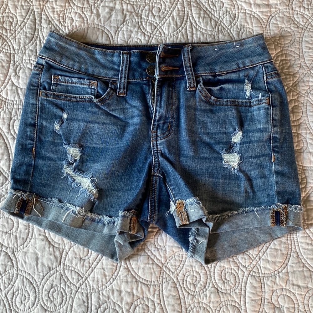 So Low Rise Favorite Midi Denim Shorts Distressed